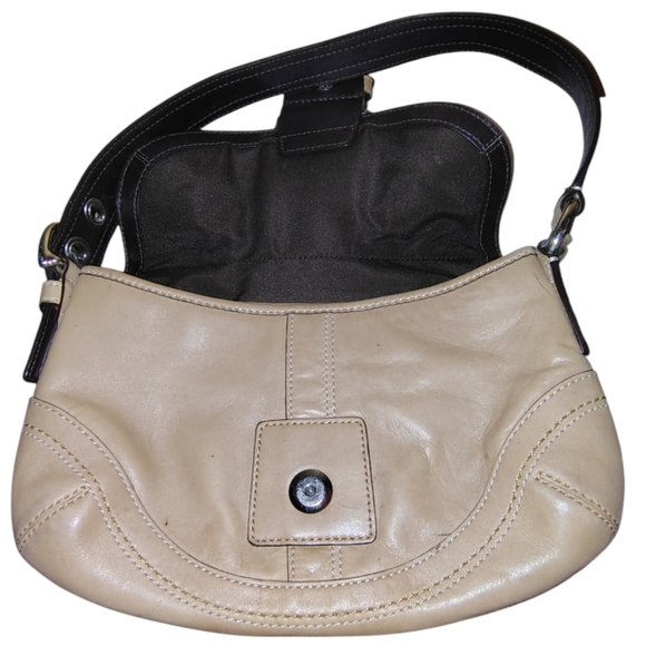 Vintage Coach Small Tan Soho Handbag - Picture 3 of 11